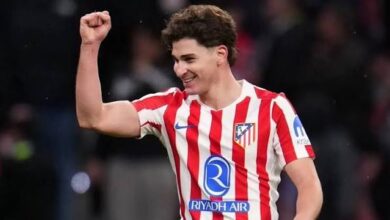 أتليتيكو مدريد يرفض انتقال خوليان ألفاريز إلى برشلونة